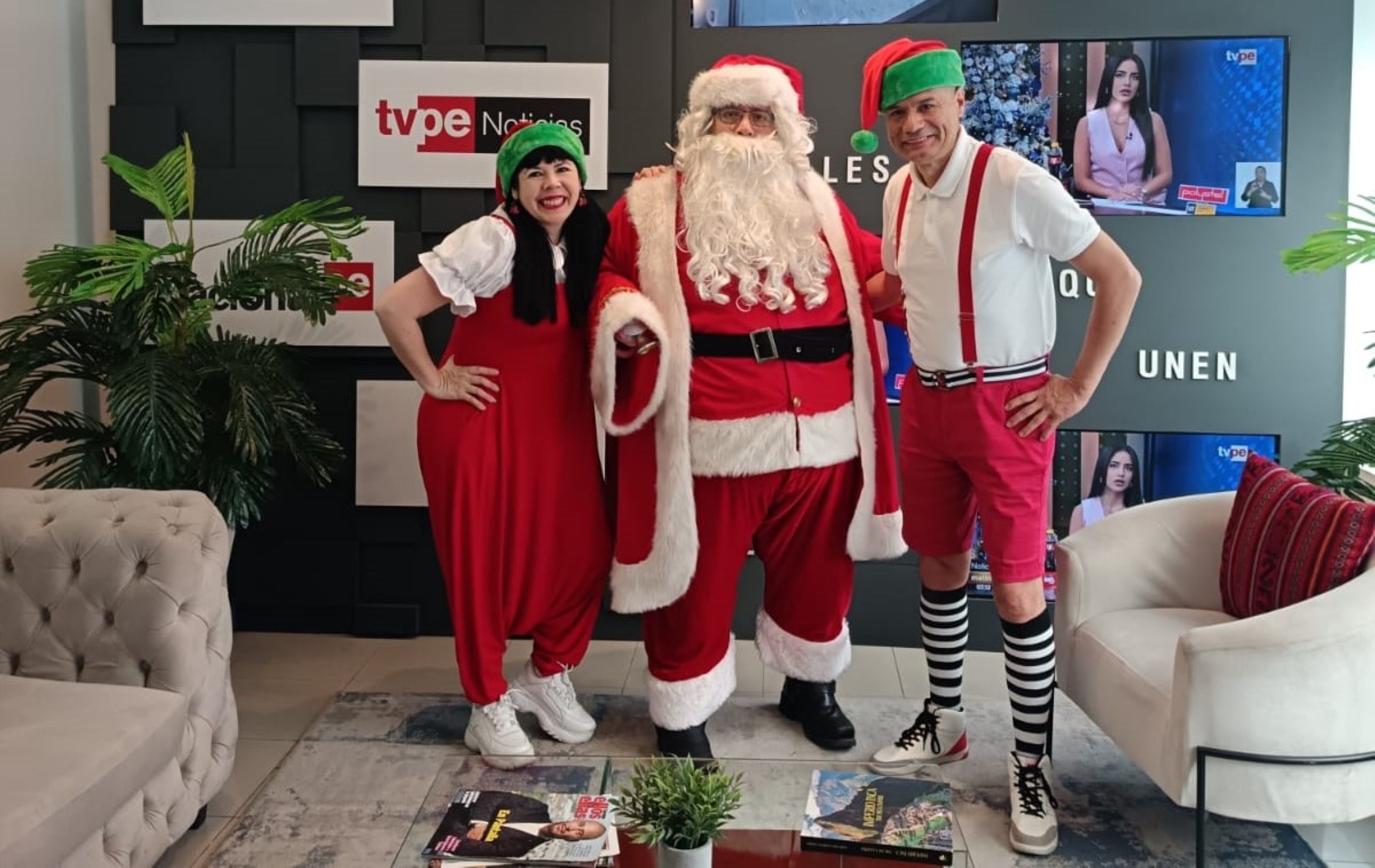 El Viejito Pascuero se une al rescate de la lengua aymara con saludo navideño